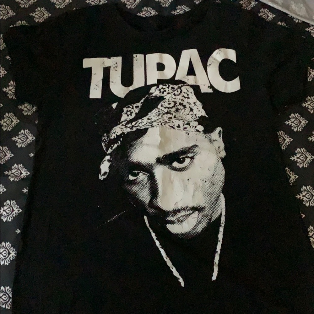 tupac t-shirt women's hot topic XL